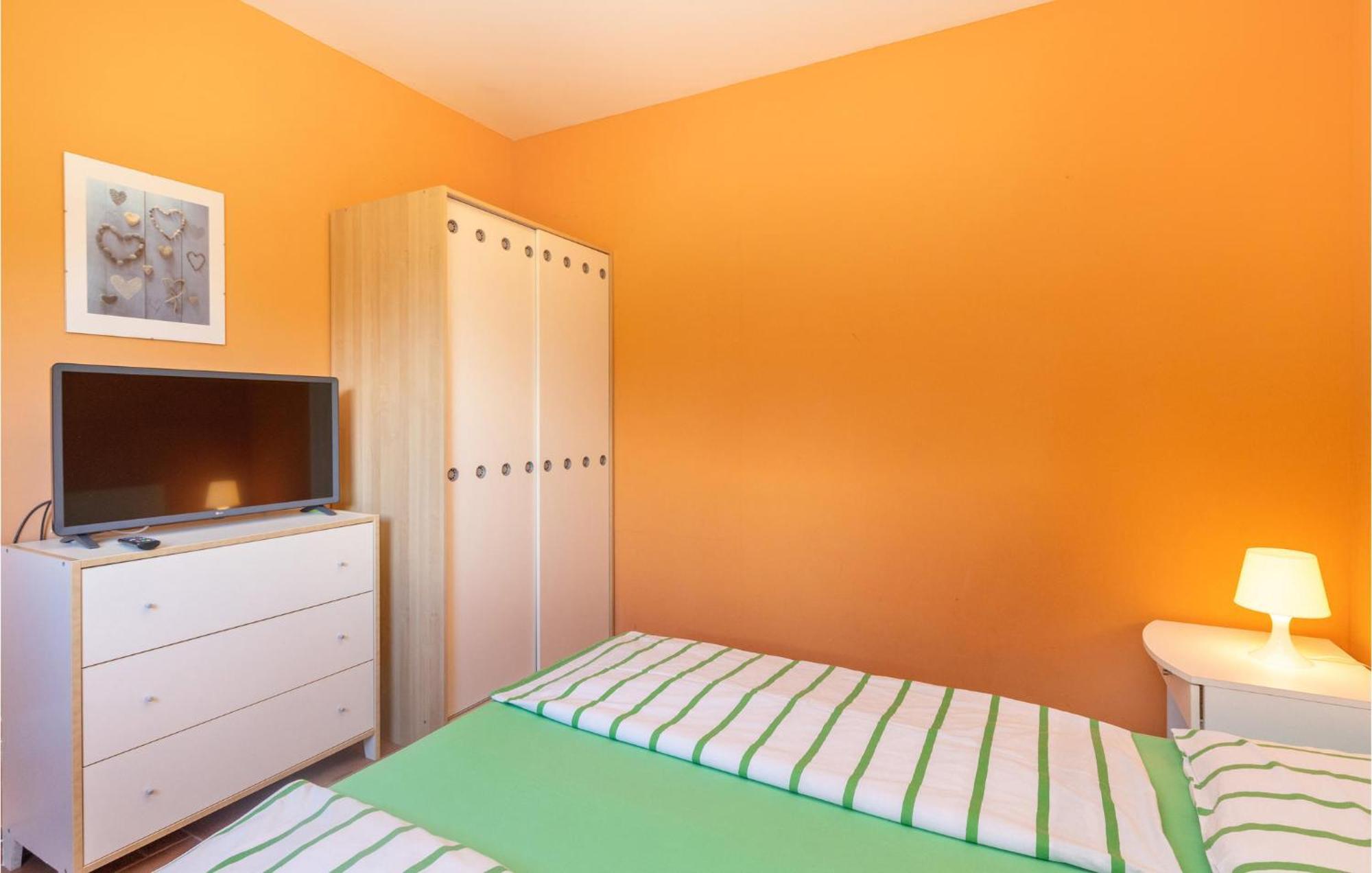Nice Apartment In Jadranovo With Kitchen Bagian luar foto